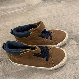 Boys casual shoes